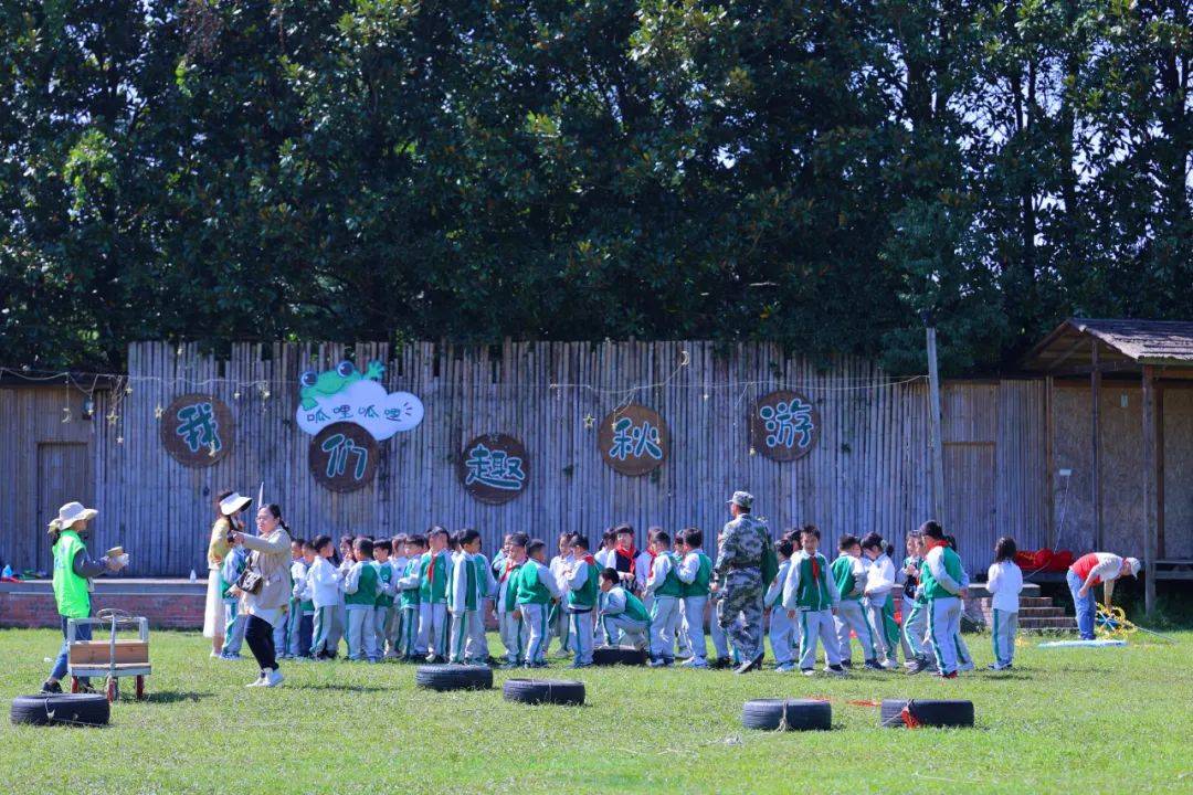 “余韵研学”暑期研学热 青少年在禹上生态文明教育馆探秘“净水魔法”
