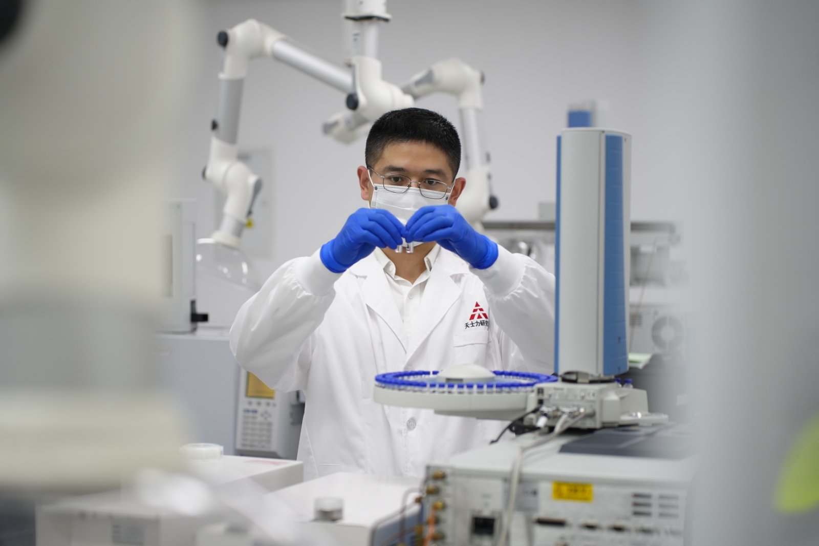 “新”潮澎湃·新质生产力丨5G为翼,AI领航 国家管网集团深圳LNG实现从“人控”到“智治”的智能枢纽跃迁